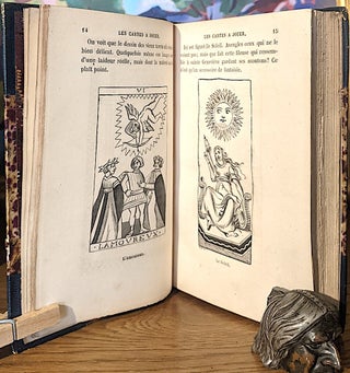 Les Cartes a Jouer et la Cartomancie. Ouvrage Illustre de 40 Bois